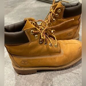 Kids Timberland Boots. Size 3M. (Used & no shoe box. Read description)